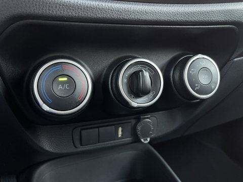 Toyota Aygo X 1.0 VVT-i MT Play | Cruise Control Adaptief | Achteruitrijcamera | Airconditioning | Bluetooth | DAB+ |