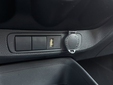 Toyota Aygo X 1.0 VVT-i MT Play | Cruise Control Adaptief | Achteruitrijcamera | Airconditioning | Bluetooth | DAB+ |