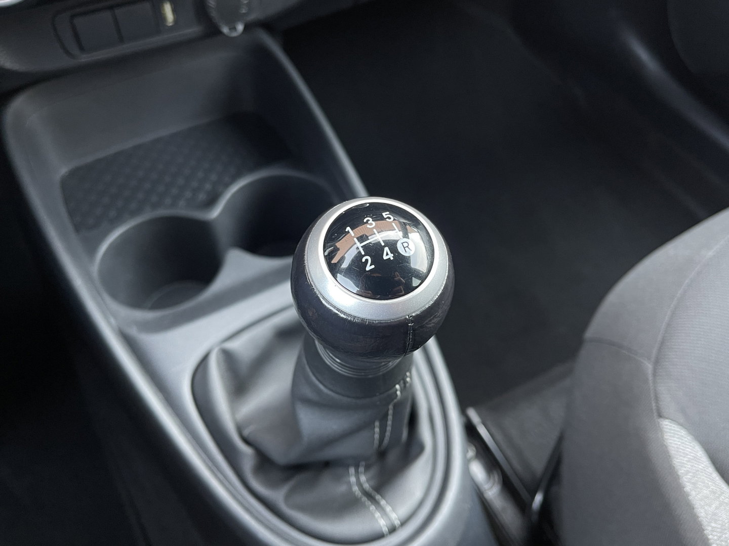 Toyota Aygo X 1.0 VVT-i MT Play | Cruise Control Adaptief | Achteruitrijcamera | Airconditioning | Bluetooth | DAB+ |