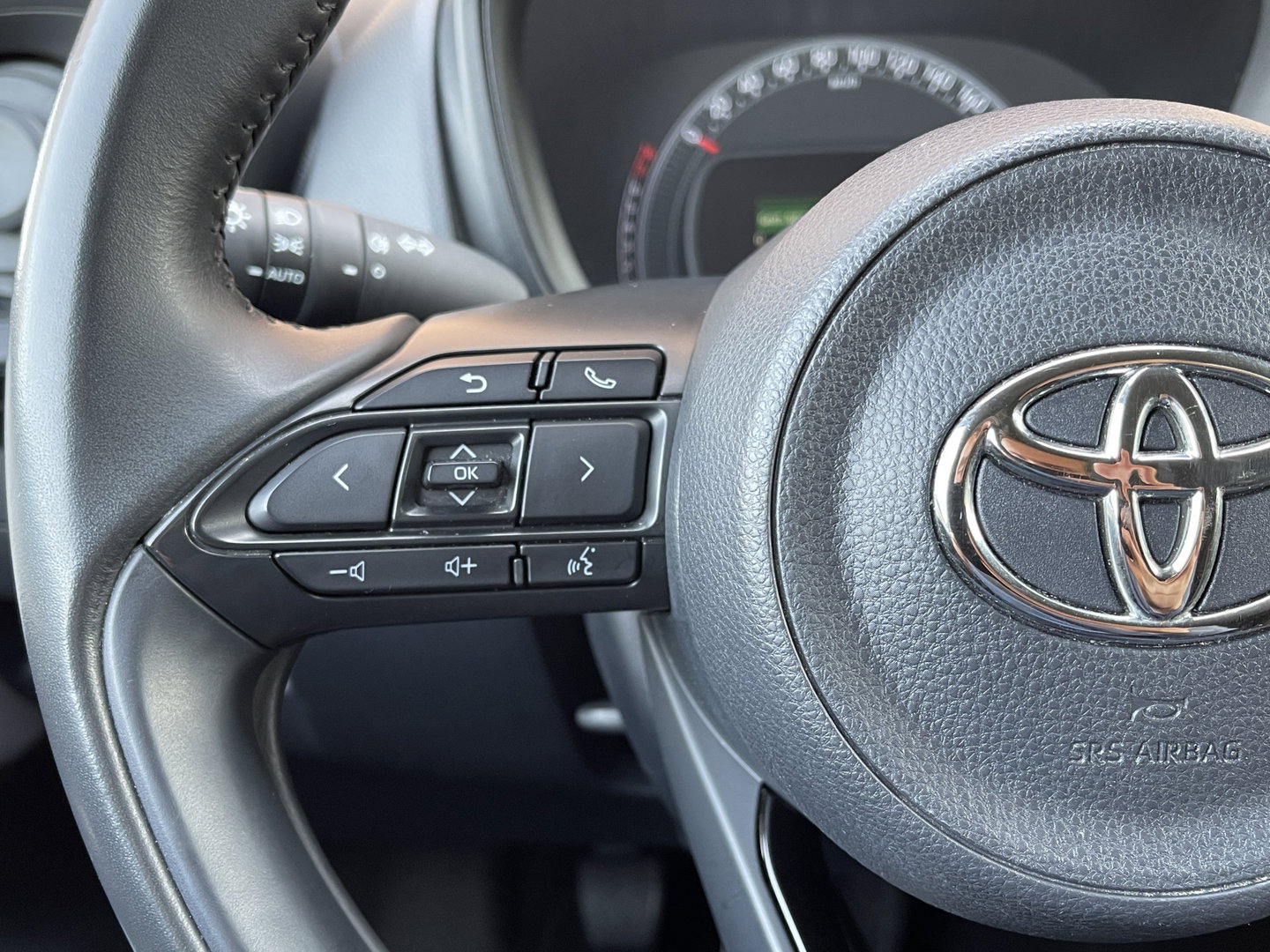 Toyota Aygo X 1.0 VVT-i MT Play | Cruise Control Adaptief | Achteruitrijcamera | Airconditioning | Bluetooth | DAB+ |