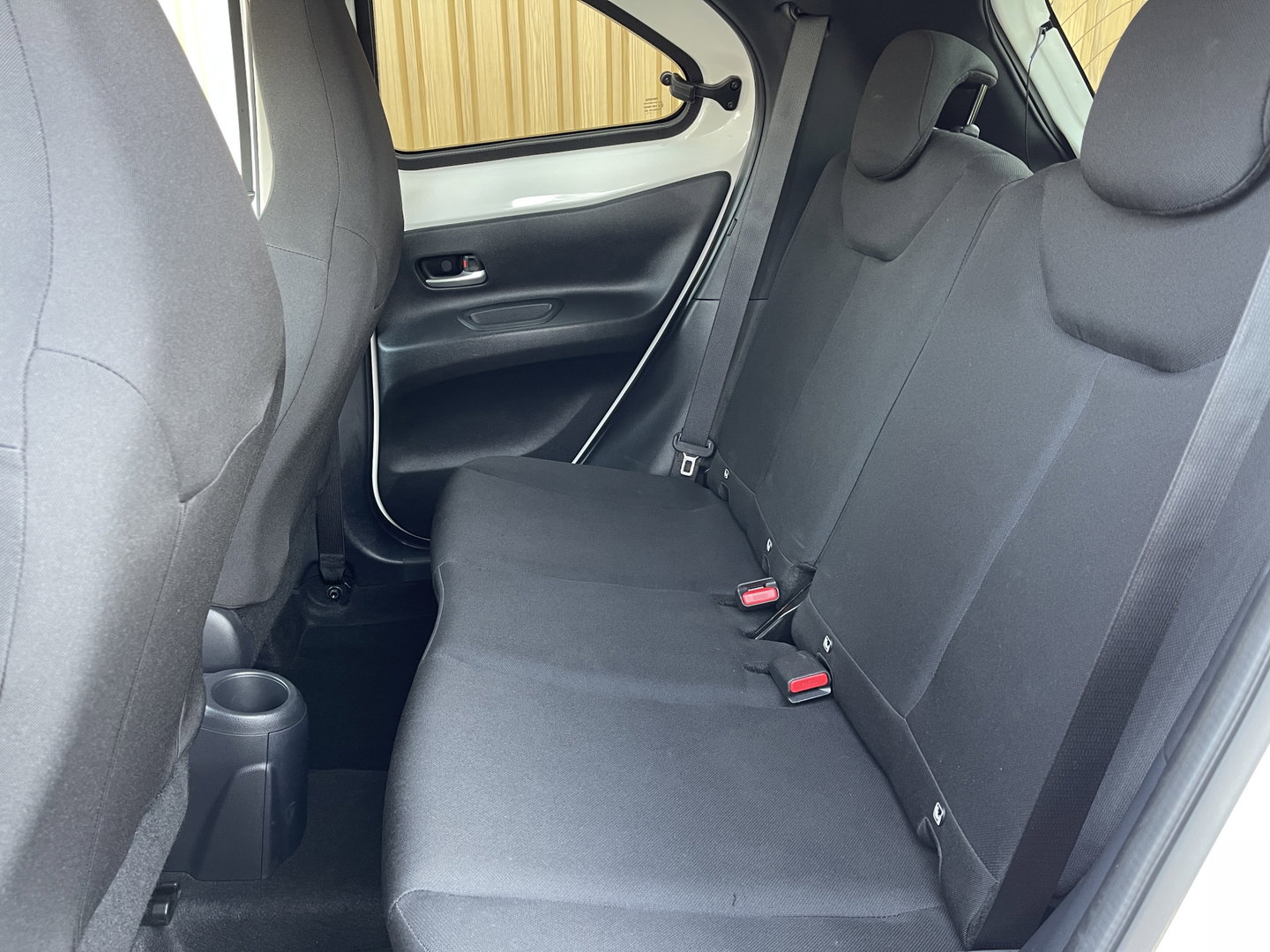 Toyota Aygo X 1.0 VVT-i MT Play | Cruise Control Adaptief | Achteruitrijcamera | Airconditioning | Bluetooth | DAB+ |
