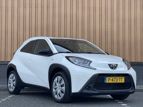 Toyota Aygo X 1.0 VVT-i MT Play | Cruise Control Adaptief | Achteruitrijcamera | Airconditioning | Bluetooth | DAB+ |