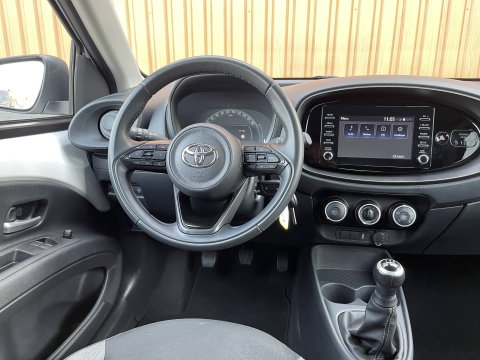 Toyota Aygo X 1.0 VVT-i MT Play | Cruise Control Adaptief | Achteruitrijcamera | Airconditioning | Bluetooth | DAB+ |