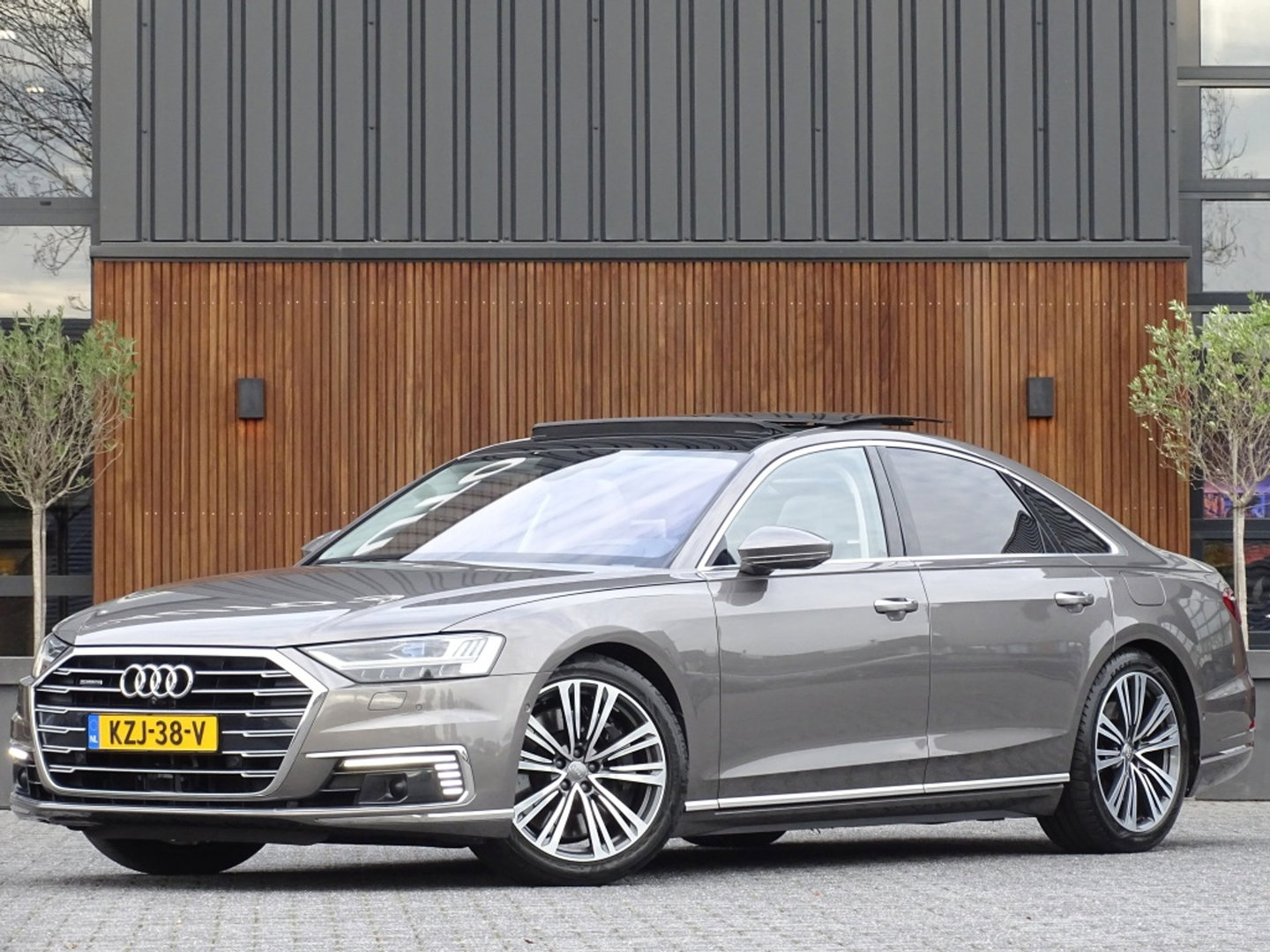 Audi A8 60 TFSie 462PK S-Line / B&O / TV's / softclose / massage / 360°