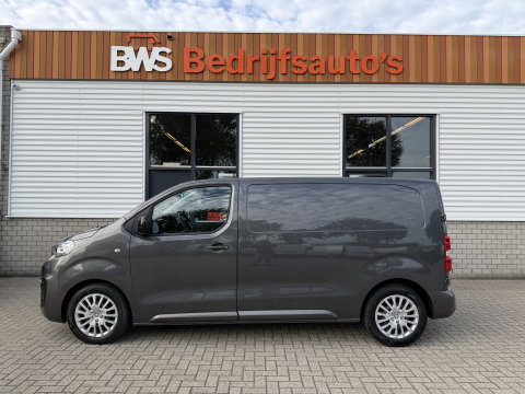Peugeot Expert 2.0 BlueHDI 145pk automaat S&S L2H1 / vaste prijs rijklaar € 19.950 ex btw / euro 6 / bpm vrij / lease vanaf € 336 / grijs metallic / achteruit rijcamera / trekhaak 2300 kg !