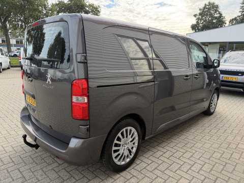 Peugeot Expert 2.0 BlueHDI 145pk automaat S&S L2H1 / vaste prijs rijklaar € 19.950 ex btw / euro 6 / bpm vrij / lease vanaf € 336 / grijs metallic / achteruit rijcamera / trekhaak 2300 kg !