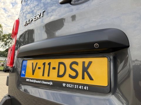 Peugeot Expert 2.0 BlueHDI 145pk automaat S&S L2H1 / vaste prijs rijklaar € 19.950 ex btw / euro 6 / bpm vrij / lease vanaf € 336 / grijs metallic / achteruit rijcamera / trekhaak 2300 kg !