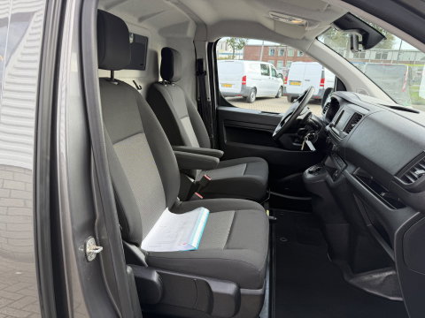 Peugeot Expert 2.0 BlueHDI 145pk automaat S&S L2H1 / vaste prijs rijklaar € 19.950 ex btw / euro 6 / bpm vrij / lease vanaf € 336 / grijs metallic / achteruit rijcamera / trekhaak 2300 kg !