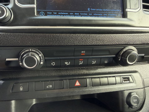 Peugeot Expert 2.0 BlueHDI 145pk automaat S&S L2H1 / vaste prijs rijklaar € 19.950 ex btw / euro 6 / bpm vrij / lease vanaf € 336 / grijs metallic / achteruit rijcamera / trekhaak 2300 kg !