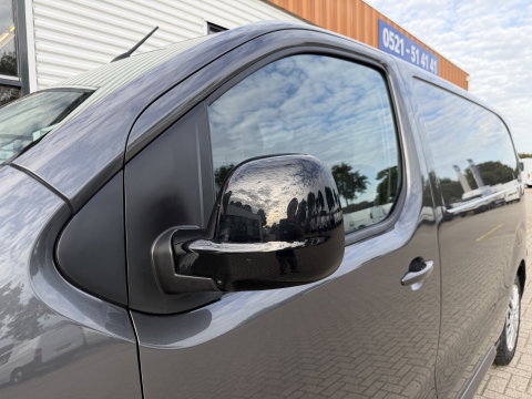 Peugeot Expert 2.0 BlueHDI 145pk automaat S&S L2H1 / vaste prijs rijklaar € 19.950 ex btw / euro 6 / bpm vrij / lease vanaf € 336 / grijs metallic / achteruit rijcamera / trekhaak 2300 kg !