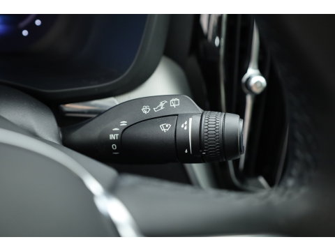 Volvo XC60 2.0 T6 Plug-in hybrid AWD Plus Dark | Leer | Pilot Ass. | Pano-dak | Harman/ Kardon | Ver. Voorruit | Stoel + stuurverwarming |