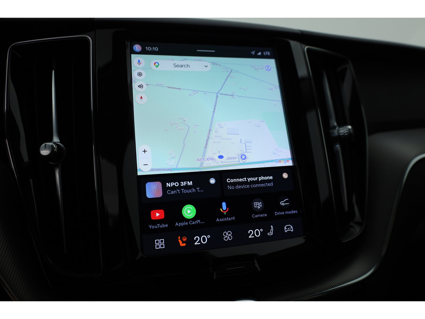 Volvo XC60 2.0 T6 Plug-in hybrid AWD Plus Dark | Leer | Pilot Ass. | Pano-dak | Harman/ Kardon | Ver. Voorruit | Stoel + stuurverwarming |