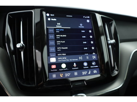 Volvo XC60 2.0 T6 Plug-in hybrid AWD Plus Dark | Leer | Pilot Ass. | Pano-dak | Harman/ Kardon | Ver. Voorruit | Stoel + stuurverwarming |