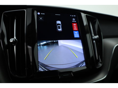 Volvo XC60 2.0 T6 Plug-in hybrid AWD Plus Dark | Leer | Pilot Ass. | Pano-dak | Harman/ Kardon | Ver. Voorruit | Stoel + stuurverwarming |