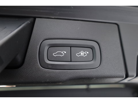 Volvo XC60 2.0 T6 Plug-in hybrid AWD Plus Dark | Leer | Pilot Ass. | Pano-dak | Harman/ Kardon | Ver. Voorruit | Stoel + stuurverwarming |