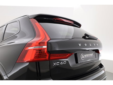 Volvo XC60 2.0 T6 Plug-in hybrid AWD Plus Dark | Leer | Pilot Ass. | Pano-dak | Harman/ Kardon | Ver. Voorruit | Stoel + stuurverwarming |