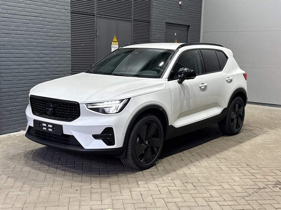 Volvo XC40 B3 Plus Black Edition | Harman/Kardon | BLIS | 360° Camera | Pilot Assist | Stoel+Stuurverwarming | Memory | ACC | 20 Inch