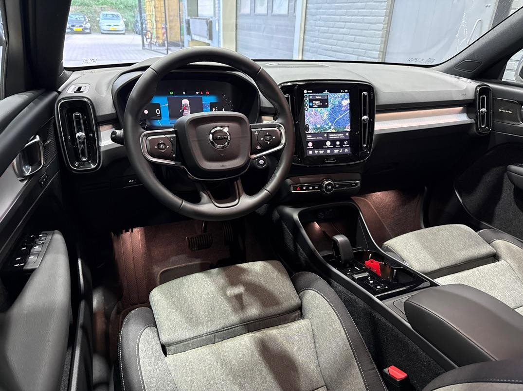 Volvo XC40 B3 Plus Black Edition | Harman/Kardon | BLIS | 360° Camera | Pilot Assist | Stoel+Stuurverwarming | Memory | ACC | 20 Inch