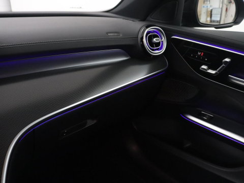 Mercedes-Benz C-Klasse 300e AMG-Line | SOH 97.7 | Leder/alcantara | Adaptive cruise | Memory | 360 camera | Sfeerverlichting | Burnmester | Stoelverwarming | Full LED |