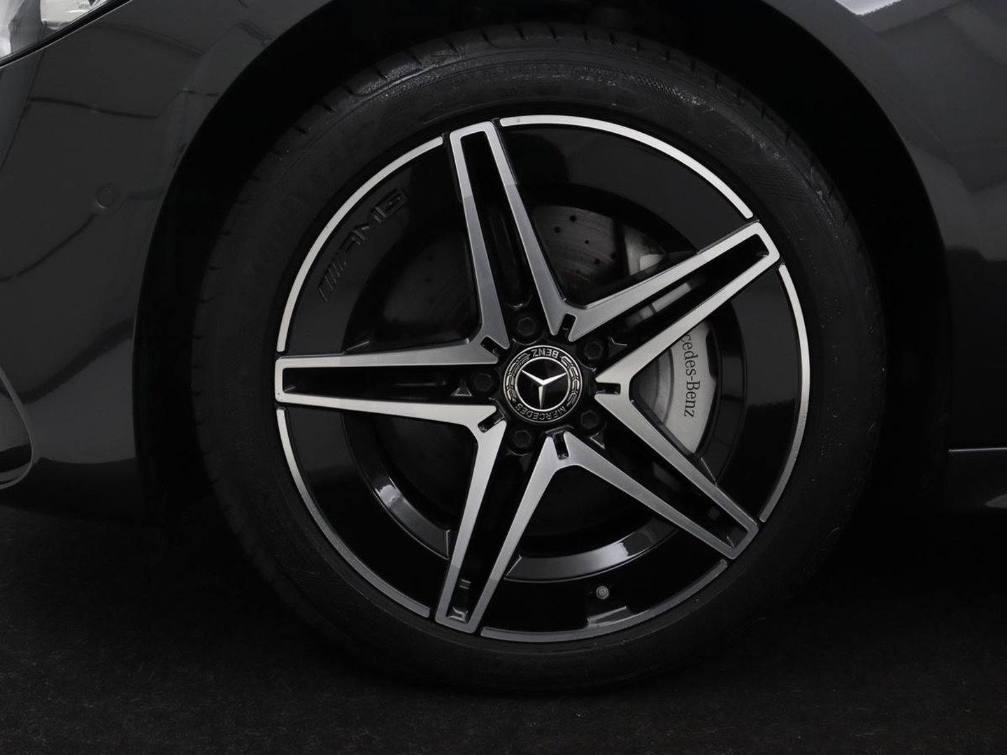 Mercedes-Benz C-Klasse 300e AMG-Line | SOH 97.7 | Leder/alcantara | Adaptive cruise | Memory | 360 camera | Sfeerverlichting | Burnmester | Stoelverwarming | Full LED |