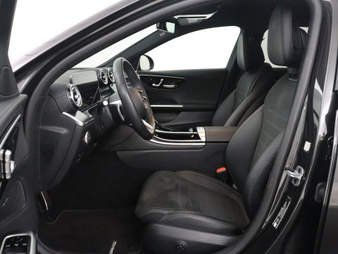 Mercedes-Benz C-Klasse 300e AMG-Line | SOH 97.7 | Leder/alcantara | Adaptive cruise | Memory | 360 camera | Sfeerverlichting | Burnmester | Stoelverwarming | Full LED |