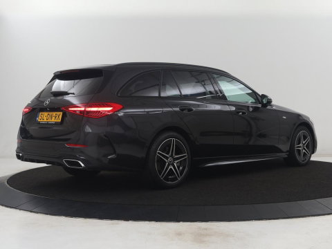 Mercedes-Benz C-Klasse 300e AMG-Line | SOH 97.7 | Leder/alcantara | Adaptive cruise | Memory | 360 camera | Sfeerverlichting | Burnmester | Stoelverwarming | Full LED |