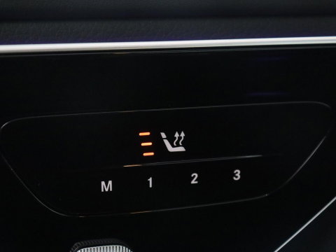 Mercedes-Benz C-Klasse 300e AMG-Line | SOH 97.7 | Leder/alcantara | Adaptive cruise | Memory | 360 camera | Sfeerverlichting | Burnmester | Stoelverwarming | Full LED |