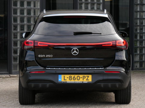 Mercedes-Benz EQA 67kWh AMG/ AMBIENT LIGHTING/ BLINDSPOT/ ELEKT. KLEP/ SOH 97%
