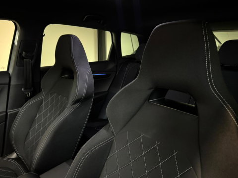 Škoda Karoq 1.5 TSI ACT Sportline Business KEYLESS CAM SFEER