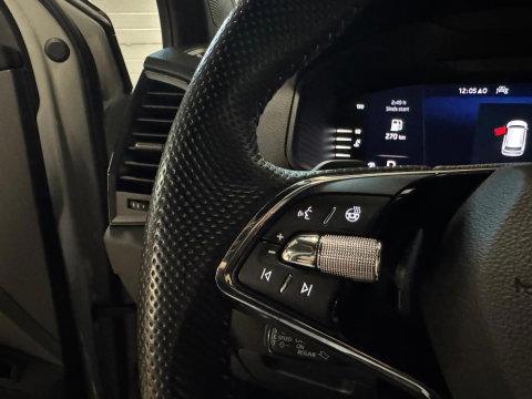 Škoda Karoq 1.5 TSI ACT Sportline Business KEYLESS CAM SFEER