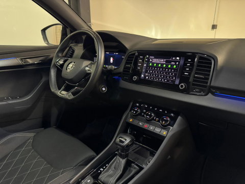 Škoda Karoq 1.5 TSI ACT Sportline Business KEYLESS CAM SFEER