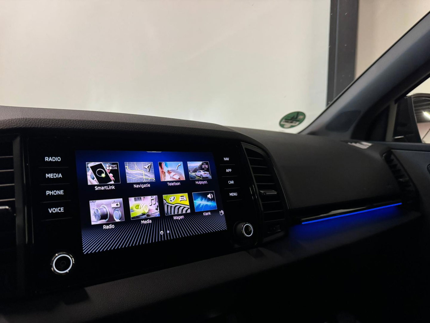 Škoda Karoq 1.5 TSI ACT Sportline Business KEYLESS CAM SFEER