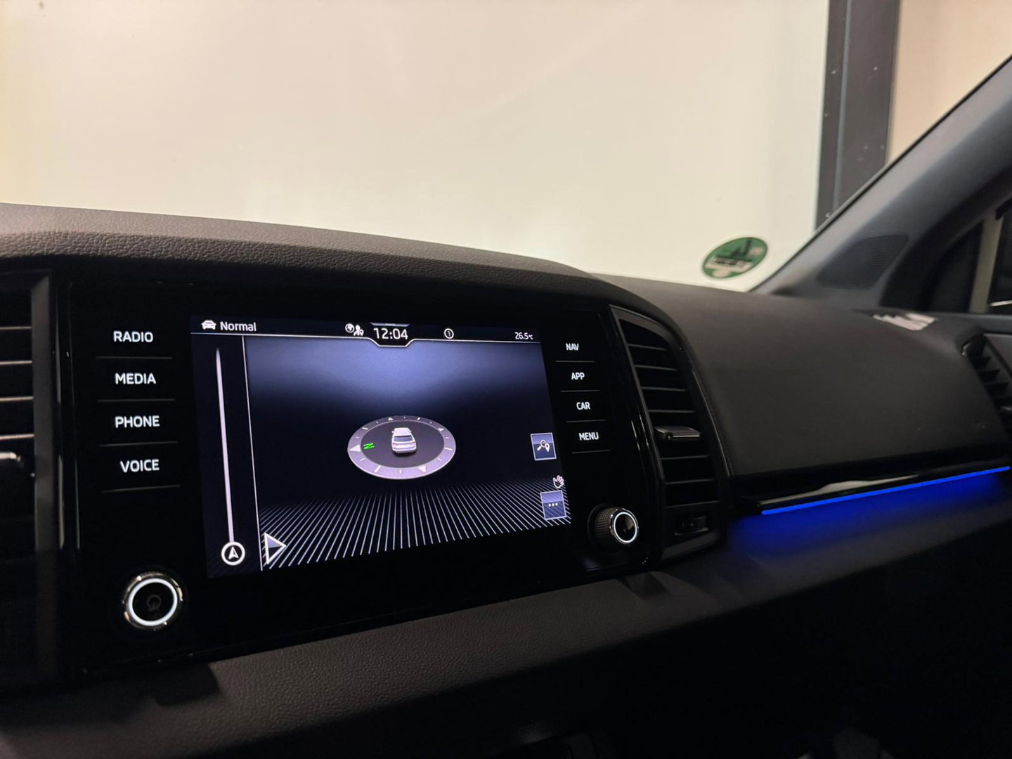 Škoda Karoq 1.5 TSI ACT Sportline Business KEYLESS CAM SFEER