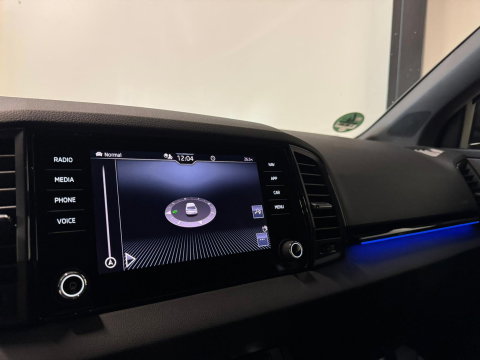 Škoda Karoq 1.5 TSI ACT Sportline Business KEYLESS CAM SFEER