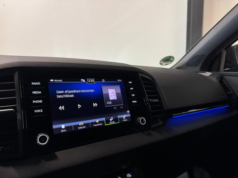 Škoda Karoq 1.5 TSI ACT Sportline Business KEYLESS CAM SFEER