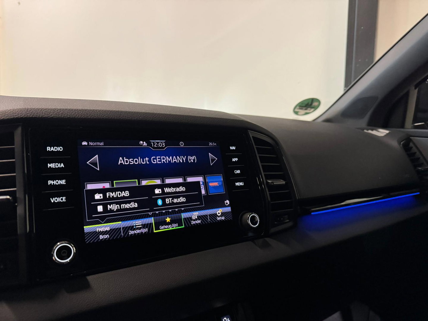 Škoda Karoq 1.5 TSI ACT Sportline Business KEYLESS CAM SFEER