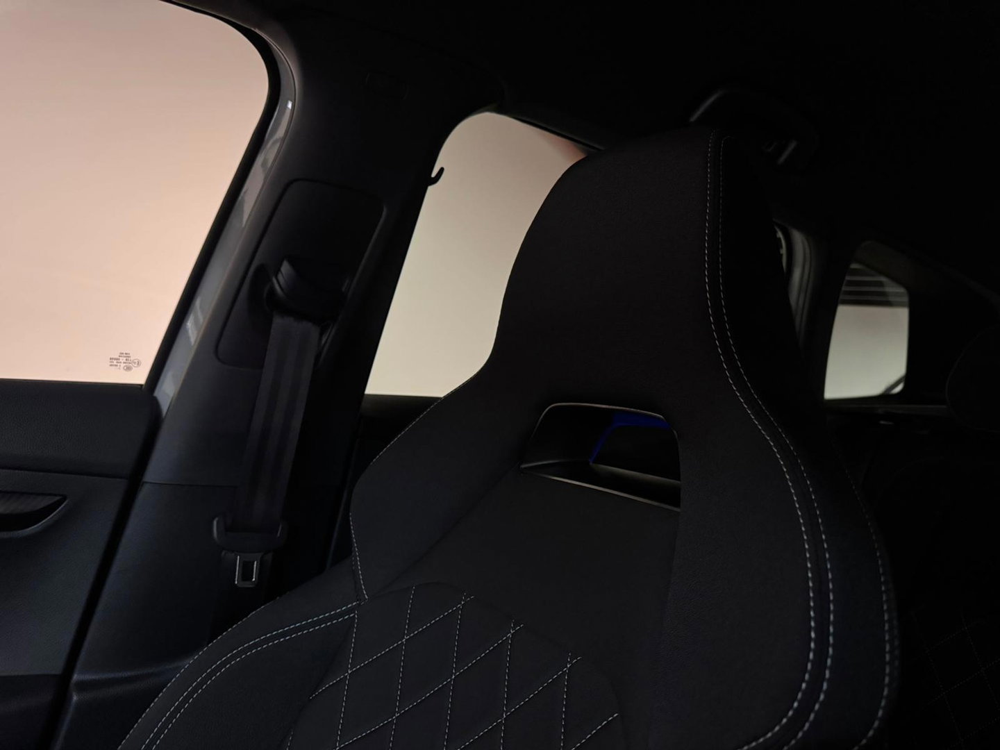 Škoda Karoq 1.5 TSI ACT Sportline Business KEYLESS CAM SFEER