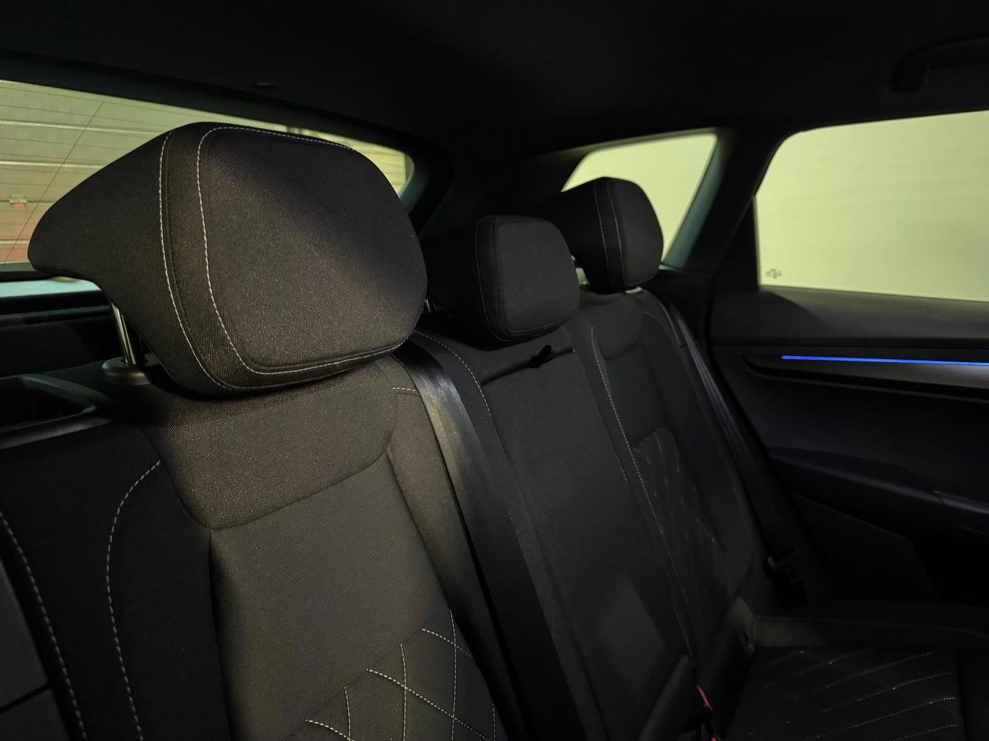Škoda Karoq 1.5 TSI ACT Sportline Business KEYLESS CAM SFEER
