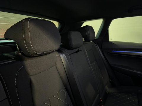 Škoda Karoq 1.5 TSI ACT Sportline Business KEYLESS CAM SFEER