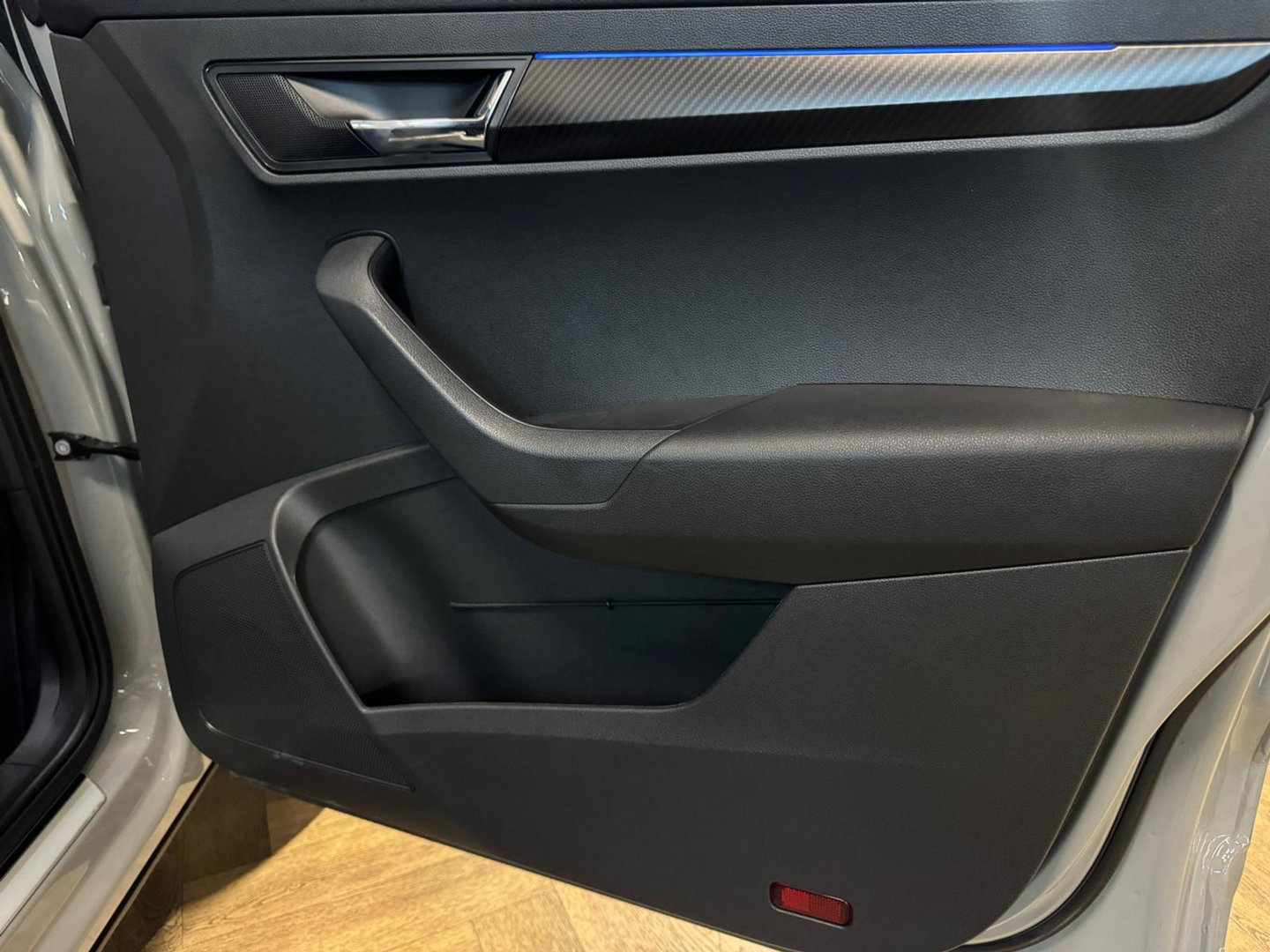 Škoda Karoq 1.5 TSI ACT Sportline Business KEYLESS CAM SFEER