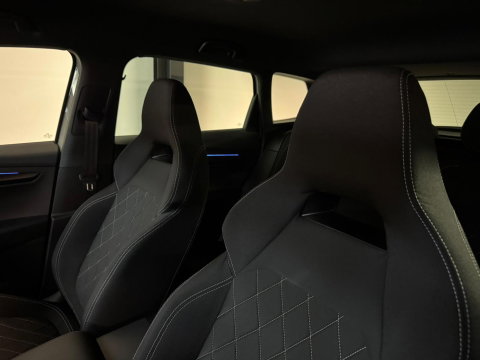 Škoda Karoq 1.5 TSI ACT Sportline Business KEYLESS CAM SFEER