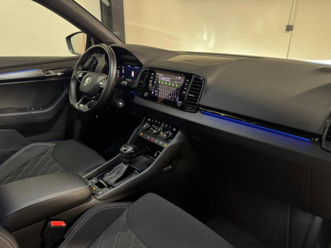 Škoda Karoq 1.5 TSI ACT Sportline Business KEYLESS CAM SFEER