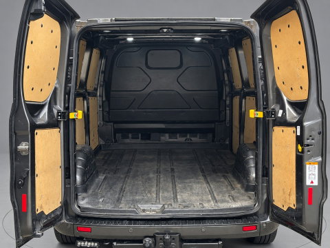 Ford Transit Custom 320 2.0 TDCI L2H1 Sport Camera, Cruise, Carplay, LED, Leder, Stoelverwarming, Automaat, 185pk, Trekhaak, Multimedia, Uniek!