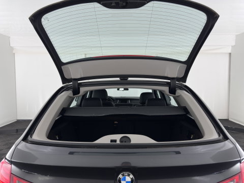 BMW 5 Serie Touring 518d Last Minute Edition Aut. *LEATHER | XENON | COMFORT-SEATS | NAVI-FULLMAP | ECC | PDC | CRUISE | 18''ALU | TOWBAR*