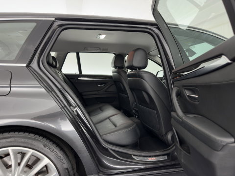 BMW 5 Serie Touring 518d Last Minute Edition Aut. *LEATHER | XENON | COMFORT-SEATS | NAVI-FULLMAP | ECC | PDC | CRUISE | 18''ALU | TOWBAR*