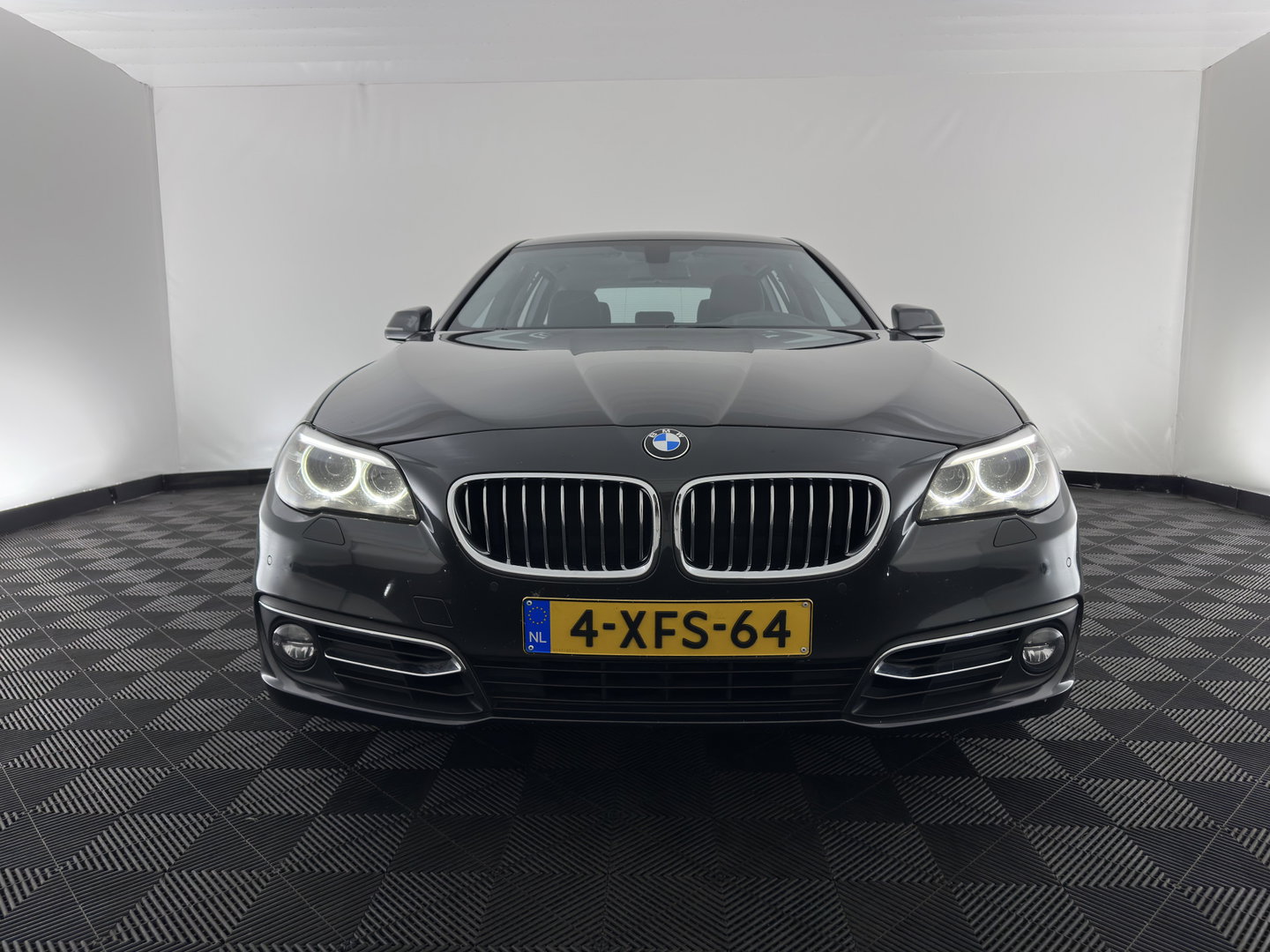 BMW 5 Serie Touring 518d Last Minute Edition Aut. *LEATHER | XENON | COMFORT-SEATS | NAVI-FULLMAP | ECC | PDC | CRUISE | 18''ALU | TOWBAR*