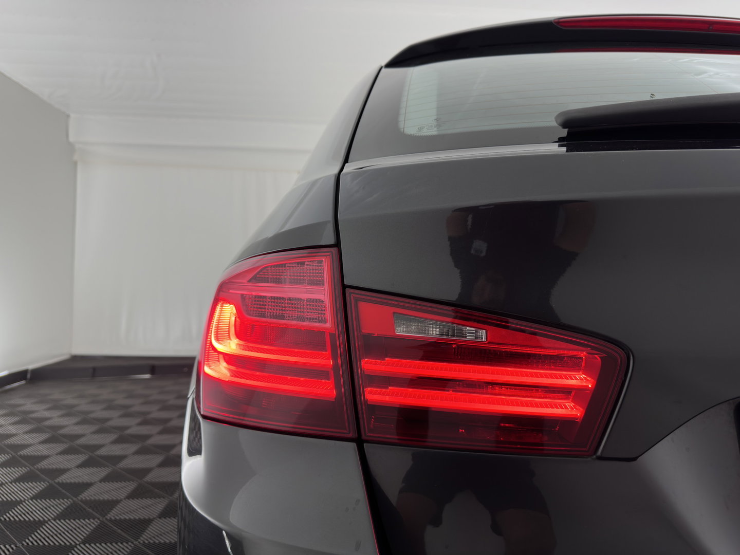 BMW 5 Serie Touring 518d Last Minute Edition Aut. *LEATHER | XENON | COMFORT-SEATS | NAVI-FULLMAP | ECC | PDC | CRUISE | 18''ALU | TOWBAR*