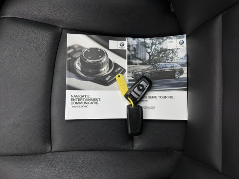 BMW 5 Serie Touring 518d Last Minute Edition Aut. *LEATHER | XENON | COMFORT-SEATS | NAVI-FULLMAP | ECC | PDC | CRUISE | 18''ALU | TOWBAR*