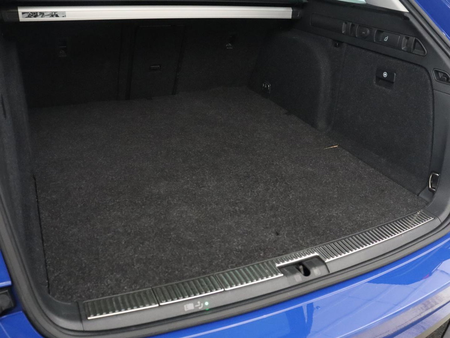 Škoda Superb Combi 1.4 TSI iV Laurin & Klement | SOH 95.8% | Trekhaak | Leder | Virtual Dashboard | Stoelverwarming | Memory | Virtual Dashboard | Park assist | Cruise control | Navigatie | Carplay |