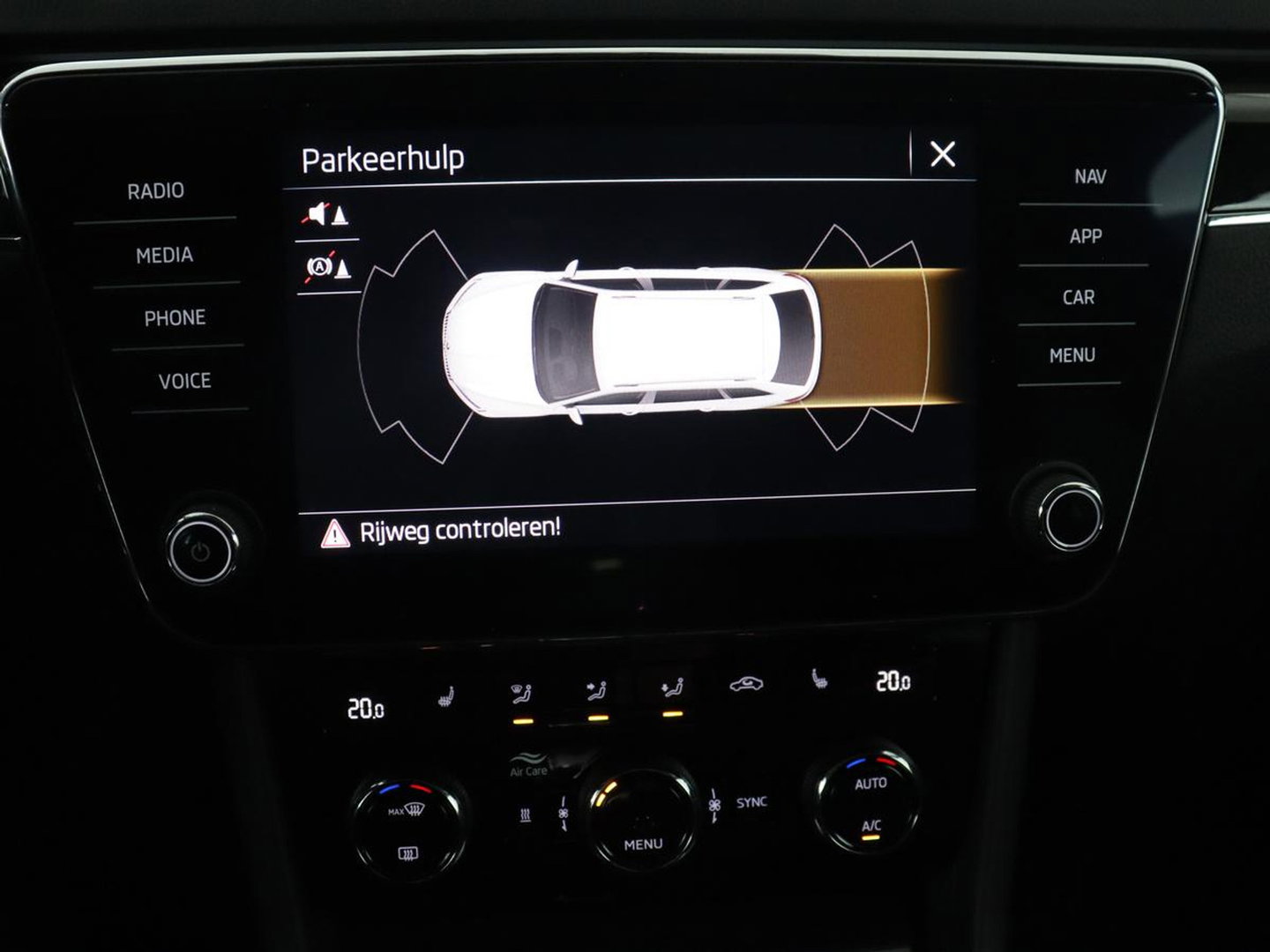 Škoda Superb Combi 1.4 TSI iV Laurin & Klement | SOH 95.8% | Trekhaak | Leder | Virtual Dashboard | Stoelverwarming | Memory | Virtual Dashboard | Park assist | Cruise control | Navigatie | Carplay |